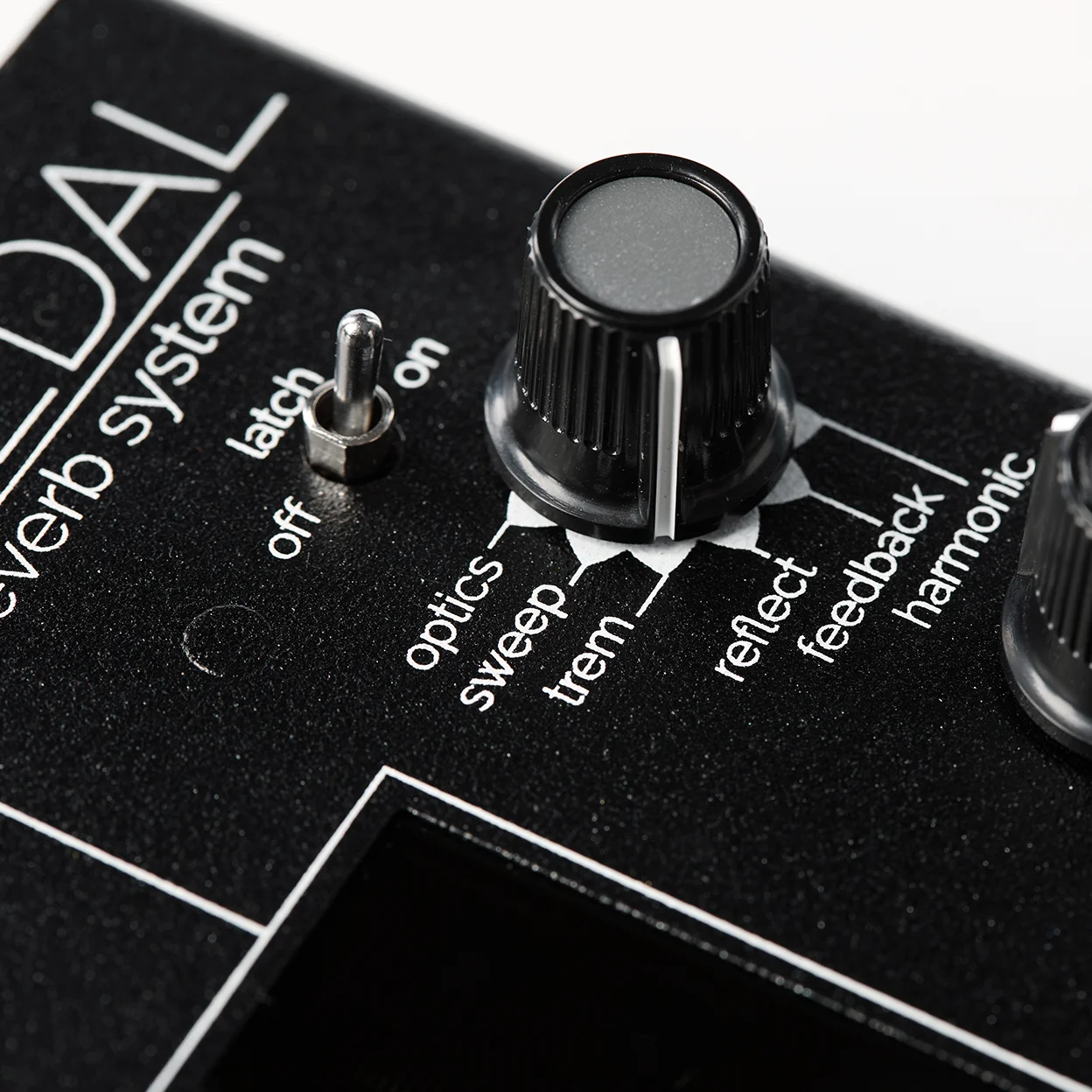 LIGHT Pedal