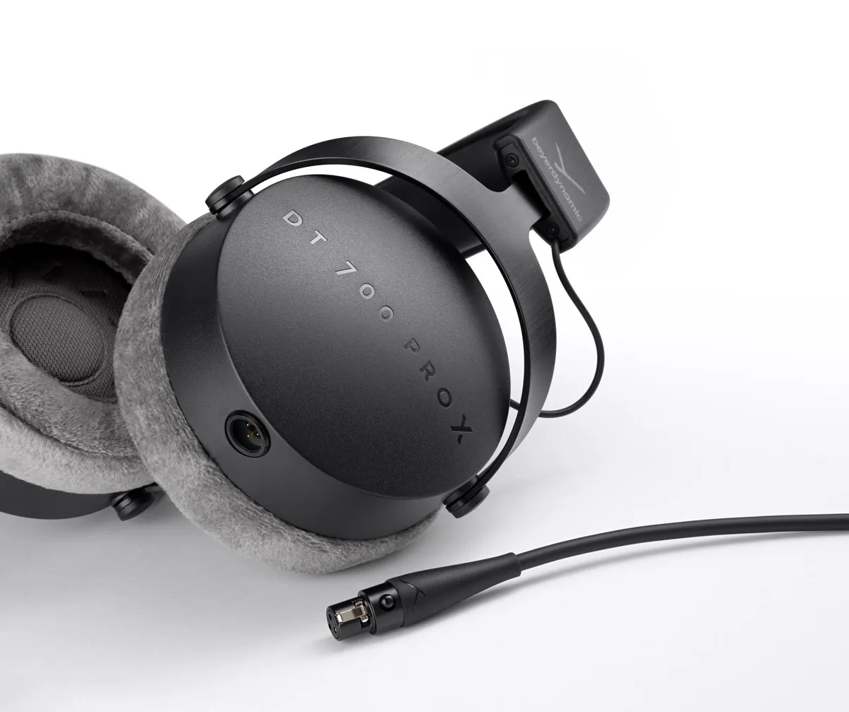 DT  700 PRO X