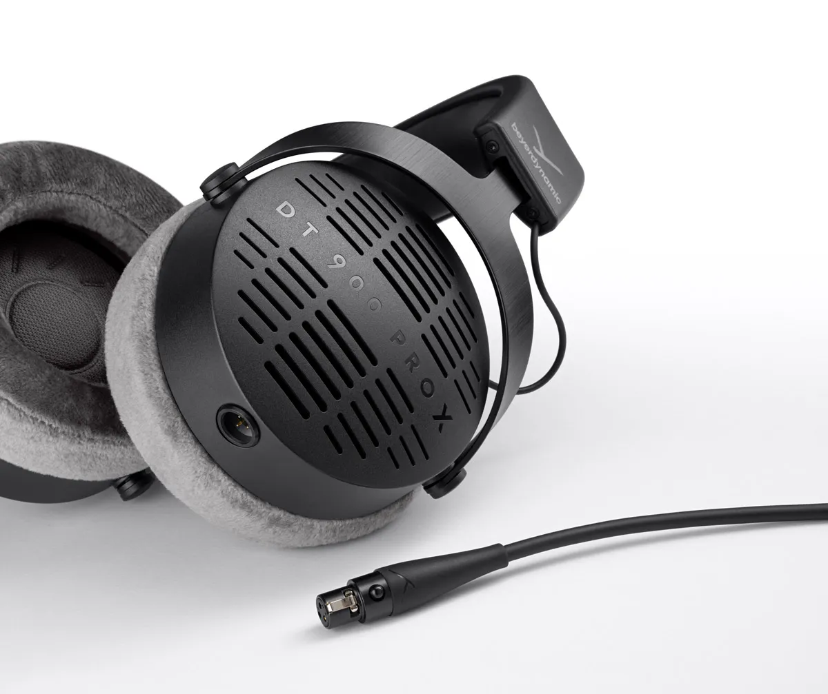 DT  900 PRO X