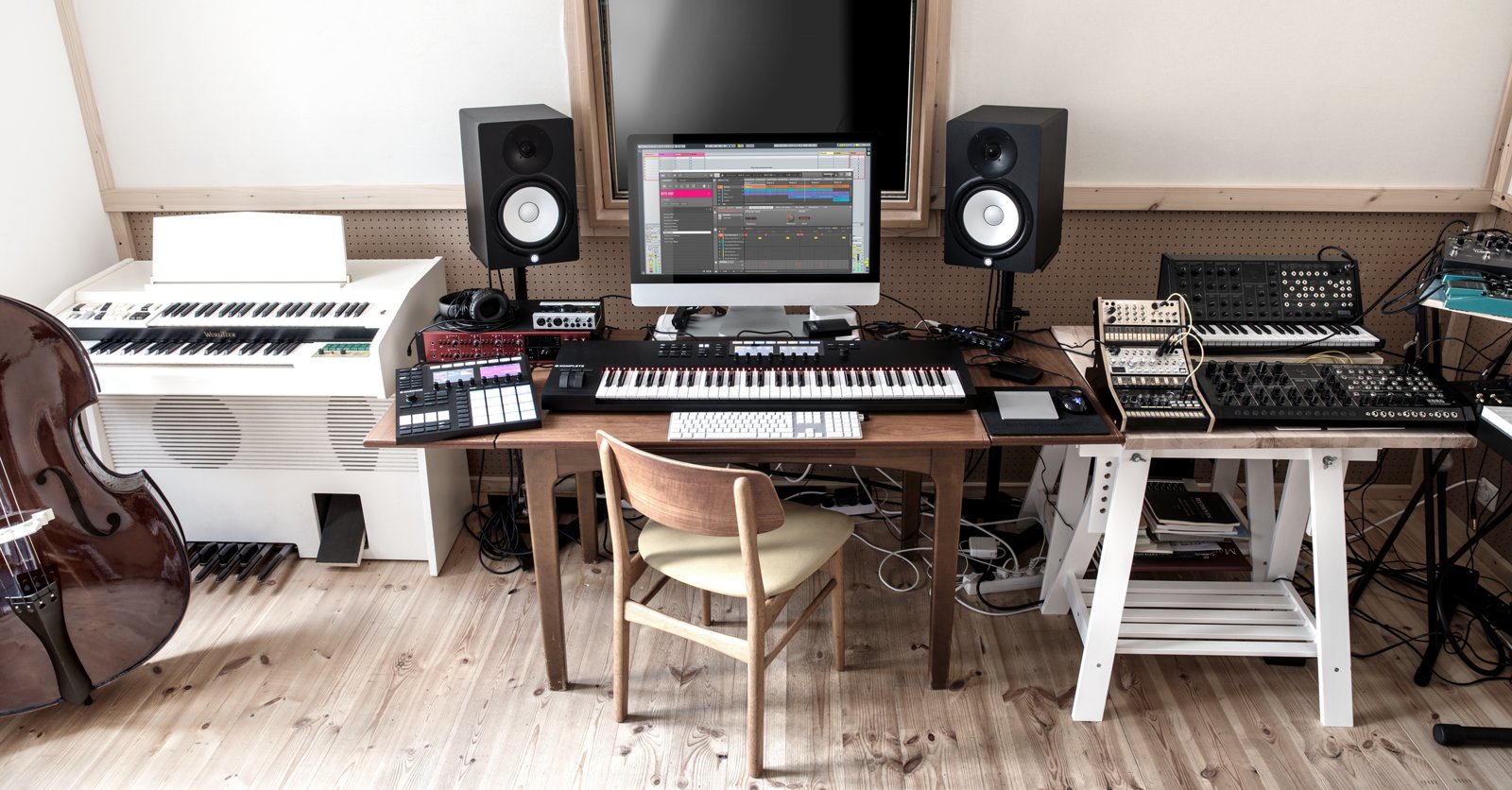 Native Instruments ドラムマシン・サンプラー MASCHINE MK3 Native Instruments ドラムマシン・サンプラー MASCHINE MK3